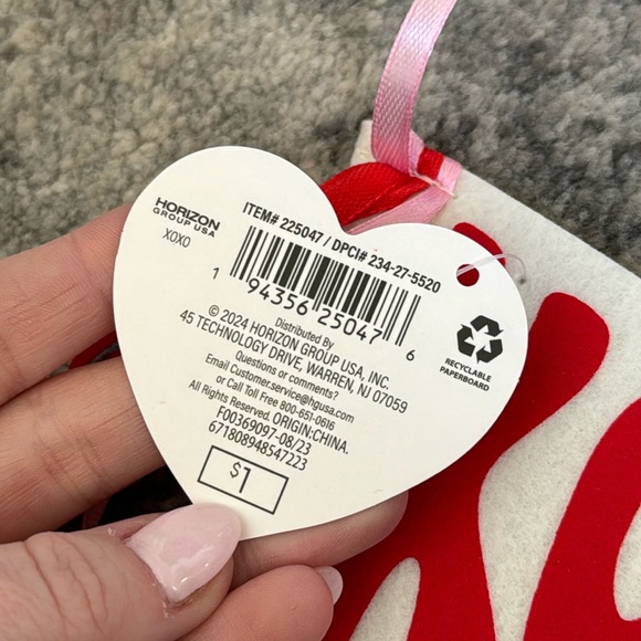 “XOXO” Flag Pennants - 3pcs - Picture 6 of 9